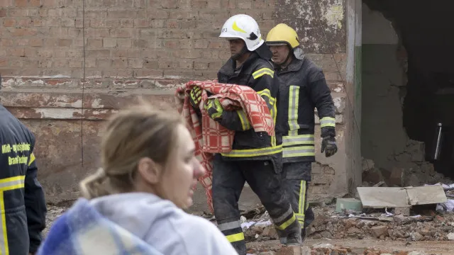 
                    Ataque russo contra ônibus na Ucrânia deixa 30 mortos e 18 feridos
                
