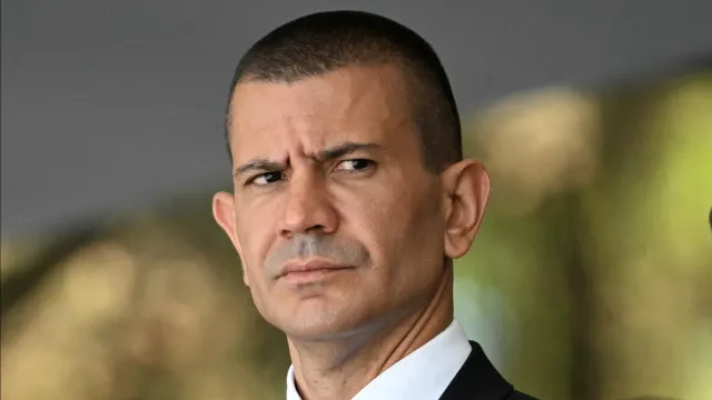 
                    TSE decide anular votos de Garotinho no RJ e abre caminho para vitória de Ruas em 1º turno
                