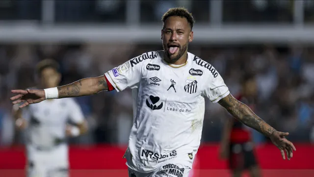 Neymar marca duas vezes, Flamengo tropeça e Palmeiras encosta no lídeo