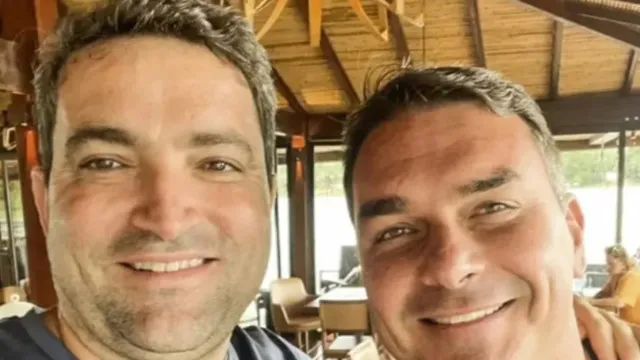 
                    Flávio dividia conta com suspeito de lavar dinheiro do INSS, indica email
                