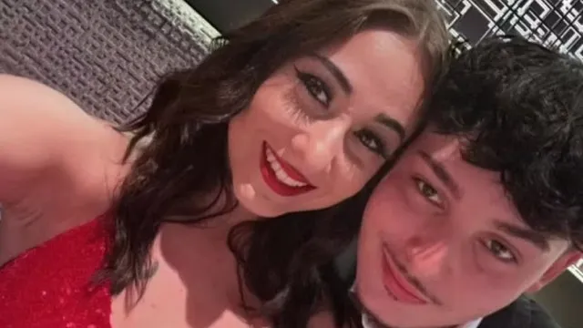 
                    Antes de morrer, homem acusa namorada de jogar carro contra árvore
                