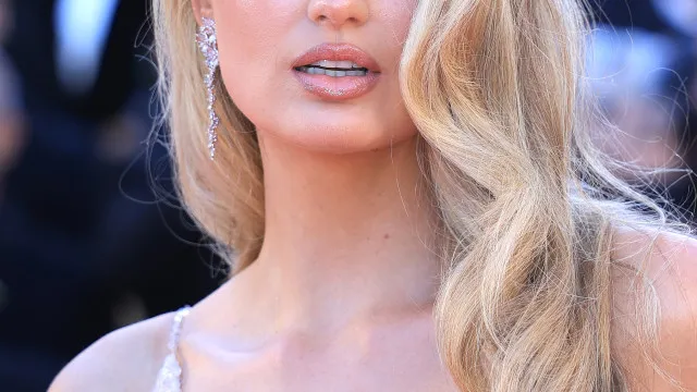 
                    Ex-angel da Victoria's Secret chora ao ser rejeitada para desfile
                