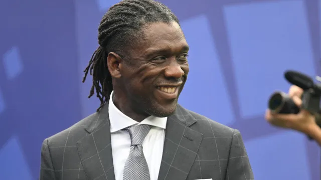 Com Corinthians à beira do Z4, Seedorf chega hoje para virar o jogo