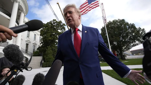 
                    Trump adia novas sanções contra Rússia aprovadas pelo Congresso
                