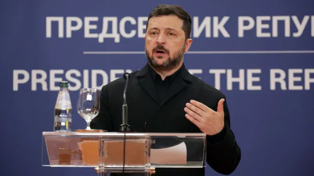 
                    Zelensky acusa Trump de pressionar Ucrânia a se render à Rússia
                