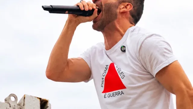 
                     Quem é Mariana? Entenda pergunta de Janones a Flávio Bolsonaro
                