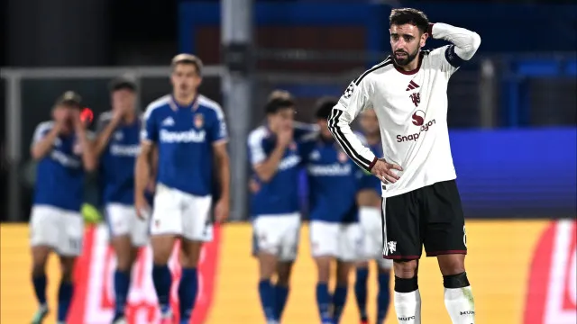 
                    Desastre total na Champions: Manchester United é goleado pelo Como
                