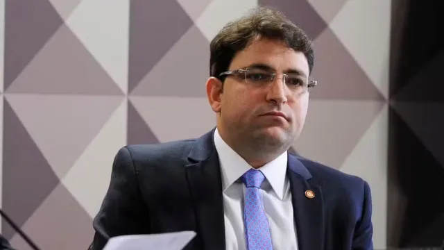 
                    Quem é Willer Tomaz? Advogado ligado a Flávio e investigado pela PF
                