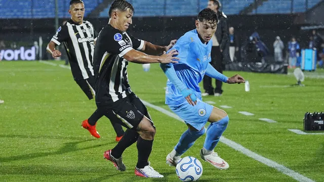 
                    Atlético-MG leva sufoco no final, perde no Uruguai, mas vai à decisão da Sul-Americana
                