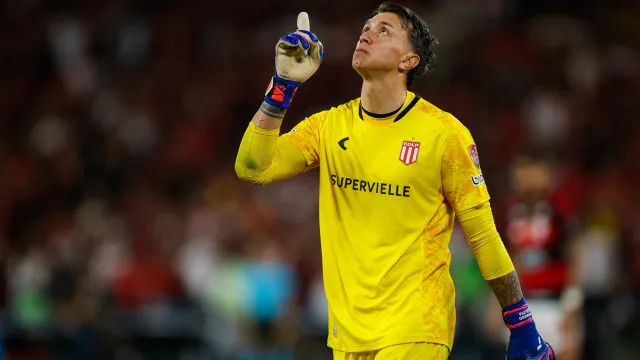 Muslera supera drama na Copa com brilho na Libertadores: 'Futebol sempre te dá outra chance'