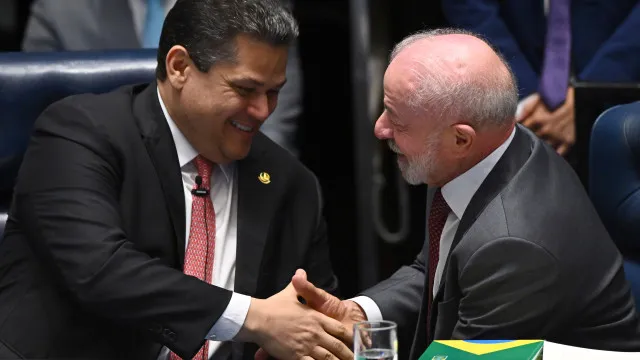 
                    Líderes do Congresso reconhecem vitória de Lula nas presidenciais
                