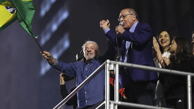
                    Lula toma posse para quarto mandato em 5 de janeiro de 2027; entenda mudança
                