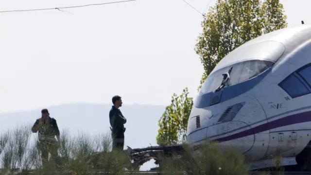 
                    Acidente de trens na Espanha faz 64 mortos; veja imagens da tragédia
                