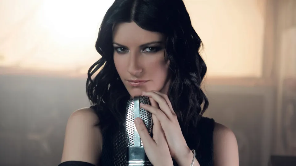 Laura Pausini fala de feat com Sandy e alfineta artistas atuais