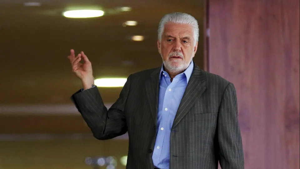 Jaques Wagner deixa liderança do governo no Senado após ser alvo da PF Jaques Wagner deixa liderança do governo no Senado após ser alvo da PF