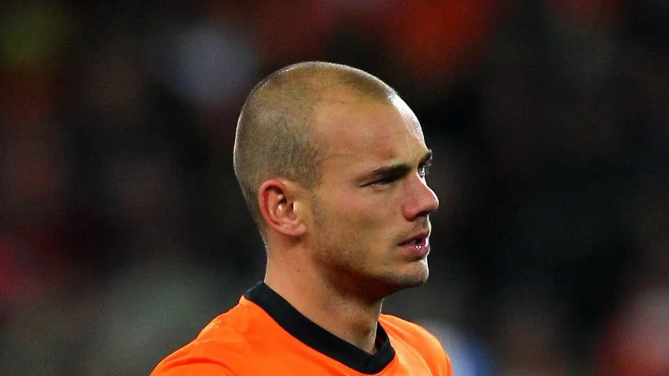 Sneijder recebeu 5 mil ameaças de morte após apoiar Vini contra Prestianni Sneijder recebeu 5 mil ameaças de morte após apoiar Vini contra Prestianni