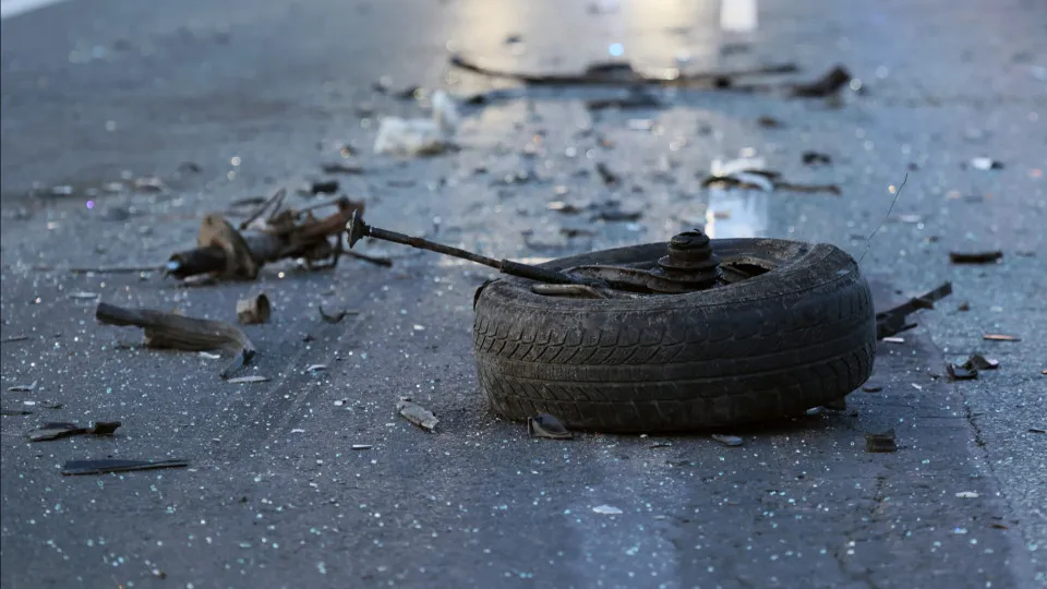 Casal morre em acidente entre carro e caminhonete 20 dias após o casamento Casal morre em acidente entre carro e caminhonete 20 dias após o casamento