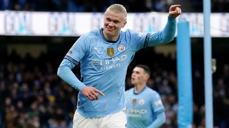Haaland ultrapassa Cristiano Ronaldo e fixa recorde na Premier League