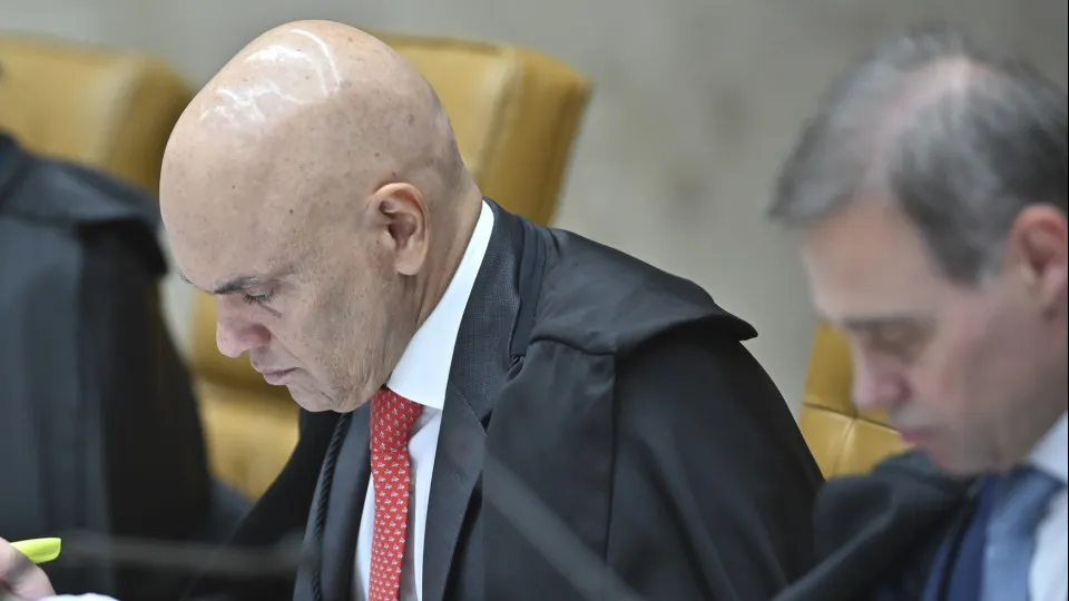 STF forma maioria para derrubar lei que proíbe cotas raciais em universidades de SC STF forma maioria para derrubar lei que proíbe cotas raciais em universidades de SC