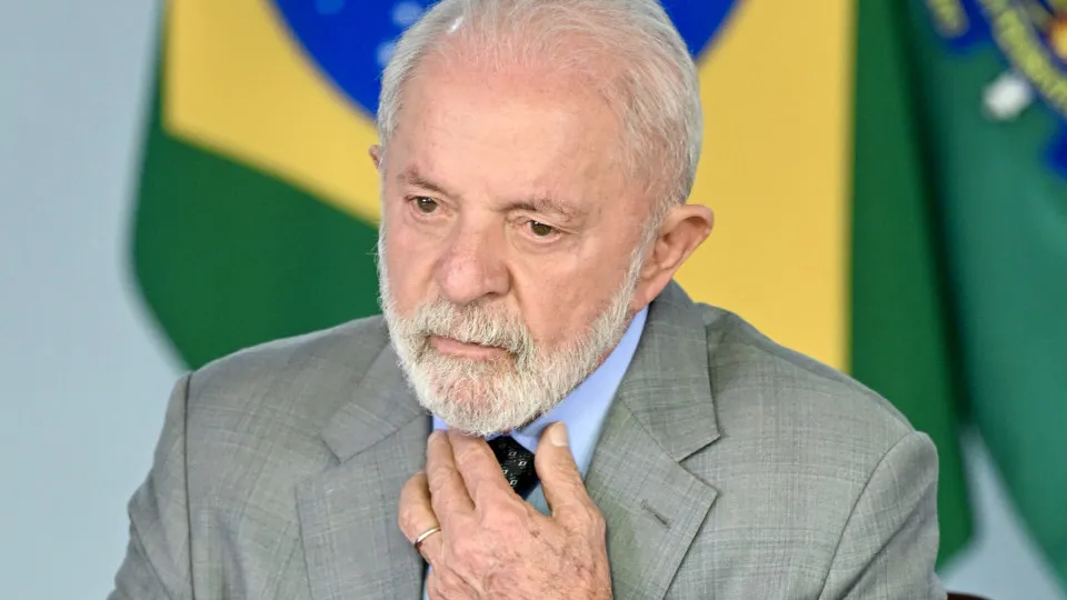“É um caso de polícia”, diz Lula sobre relação entre Flávio e Vorcaro “É um caso de polícia”, diz Lula sobre relação entre Flávio e Vorcaro