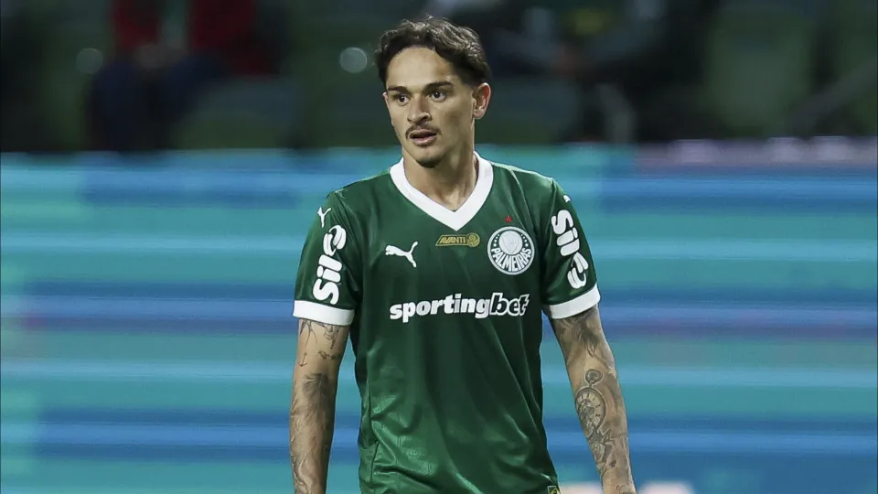 Reforço reedita parceria com Vitor Roque e acirra disputa no Palmeiras Reforço reedita parceria com Vitor Roque e acirra disputa no Palmeiras