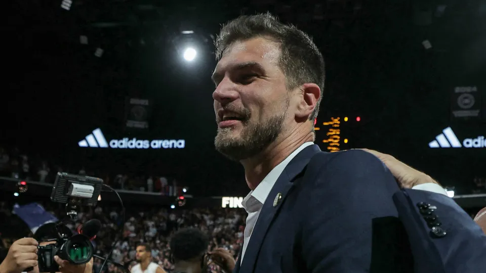 NBA: Tiago Splitter, do Portland, é 1º técnico brasileiro nos playoffs NBA: Tiago Splitter, do Portland, é 1º técnico brasileiro nos playoffs