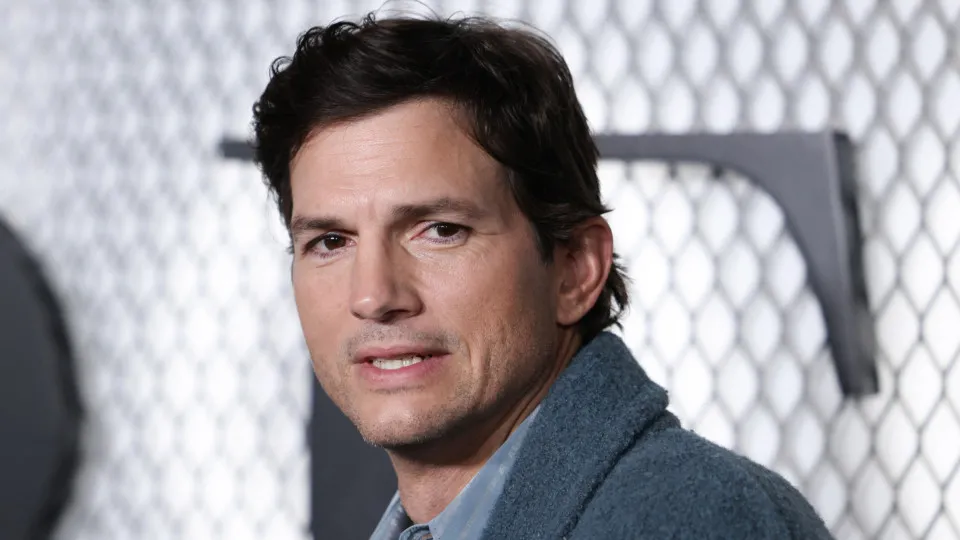 
                    Envelheceram mal? Famosos que foram criticados por sua aparência
                