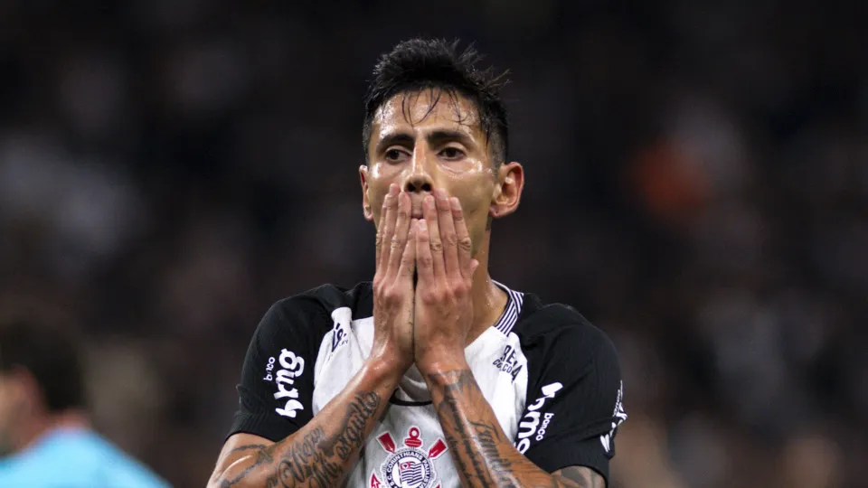 Após novela, Corinthians anuncia renovação com o lateral Angileri Após novela, Corinthians anuncia renovação com o lateral Angileri