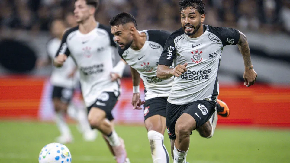 Corinthians vive pior série em 2 anos e espera elenco cheio para mudar fase Corinthians vive pior série em 2 anos e espera elenco cheio para mudar fase