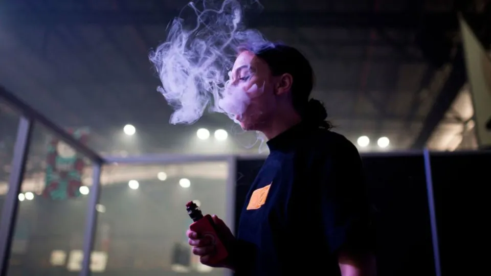 
                    Os perigos do cigarro eletrônico
                