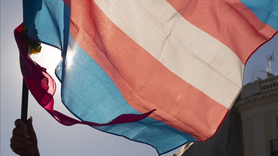COI proíbe atletas trans de disputarem categoria feminina nas Olimpíadas COI proíbe atletas trans de disputarem categoria feminina nas Olimpíadas