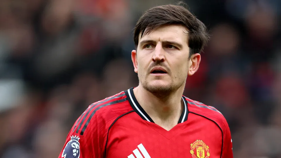 Maguire recusa proposta milionária e renova com o Manchester United Maguire recusa proposta milionária e renova com o Manchester United