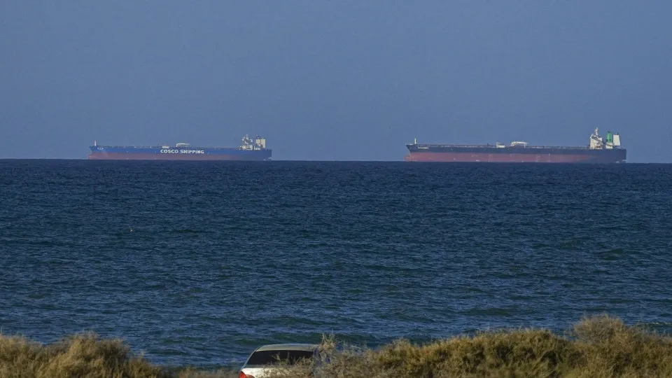 Irã volta a encerrar Ormuz após ataques de Israel contra o Líbano Irã volta a encerrar Ormuz após ataques de Israel contra o Líbano