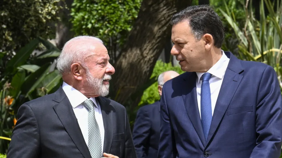 Lula chega a Portugal e trata de imigração com premiê e presidente Lula chega a Portugal e trata de imigração com premiê e presidente