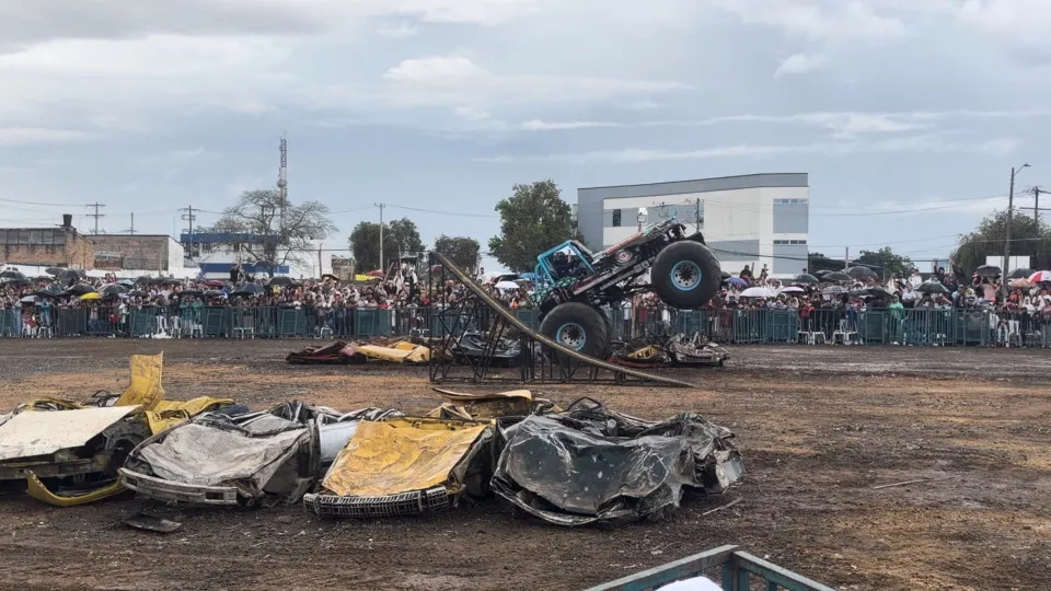 Acidente com ‘monster truck’ deixa dois mortos e 37 feridos na Colômbia