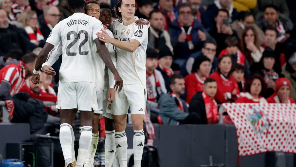 Real Madrid: Rüdiger dá tapa em Carreras; Mbappé vira alvo de críticas