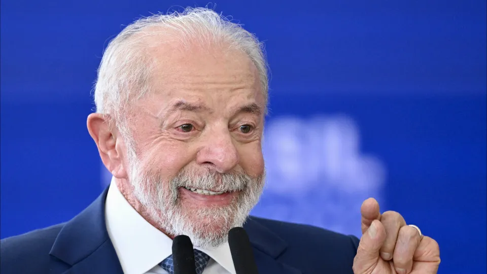 Lula espera renúncia de Jaques Wagner da liderança do governo, dizem aliados Lula espera renúncia de Jaques Wagner da liderança do governo, dizem aliados