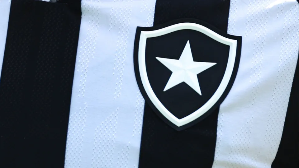 Fifa encerra transfer ban do Botafogo no caso Almada, e clube tem 5 punições Fifa encerra transfer ban do Botafogo no caso Almada, e clube tem 5 punições