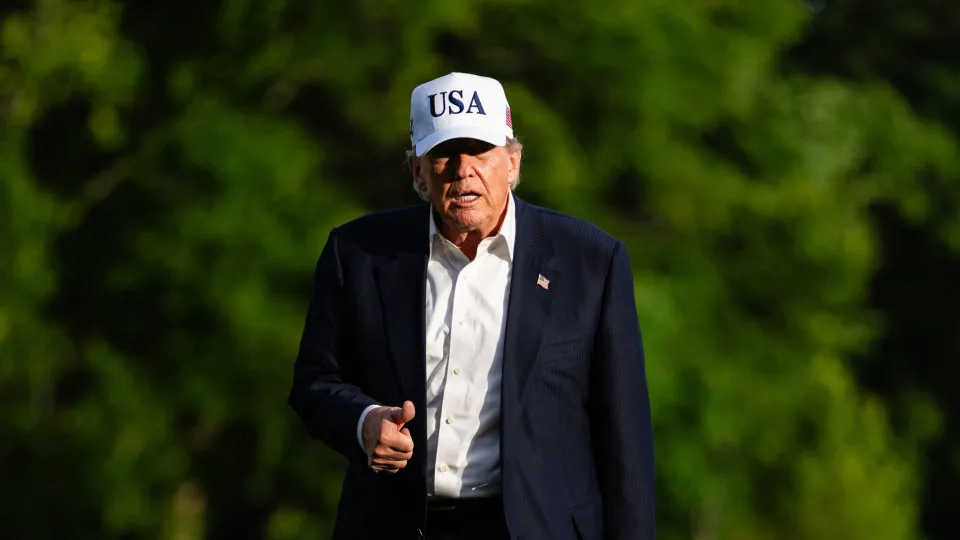 Trump critica imprensa: “Perderam o rumo. Enlouqueceram” Trump critica imprensa: “Perderam o rumo. Enlouqueceram”