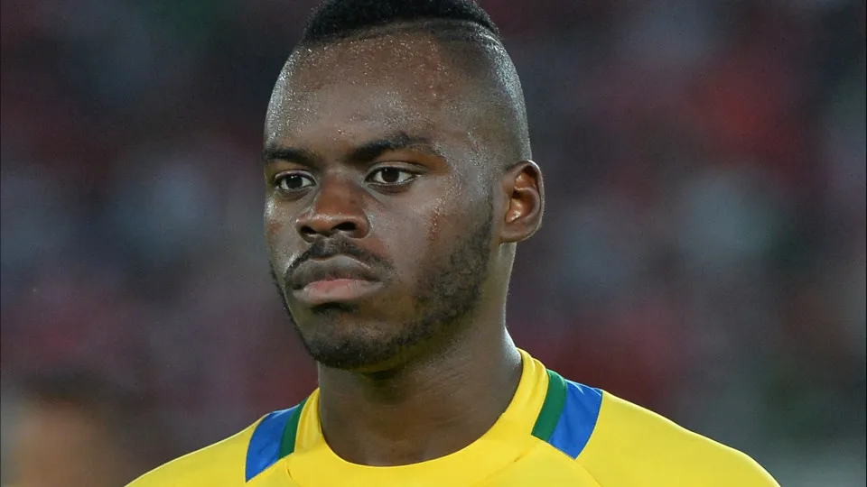Ex-jogador de Seleção é encontrado morto aos 34 anos Ex-jogador de Seleção é encontrado morto aos 34 anos