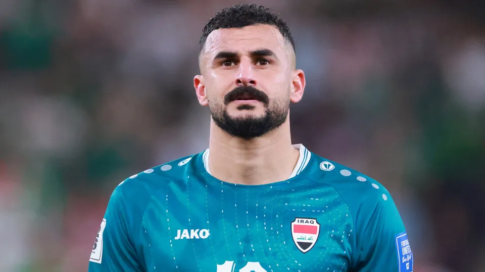 Hussein, ídolo do Iraque, é interrogado por 7 horas ao chegar nos EUA Hussein, ídolo do Iraque, é interrogado por 7 horas ao chegar nos EUA