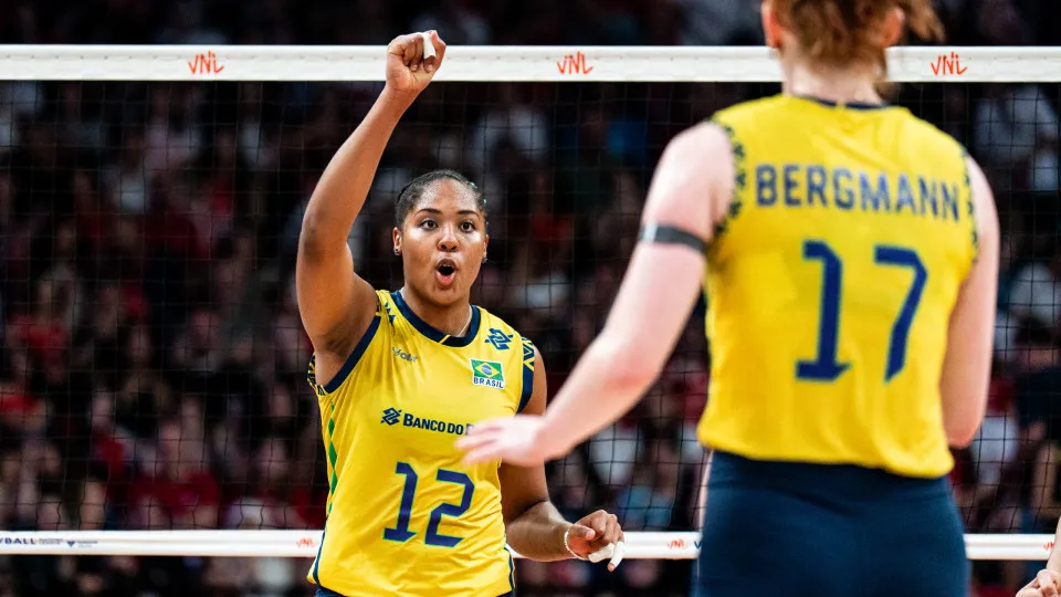 Brasil vence no tie-break e derruba invencibilidade da Itália no vôlei