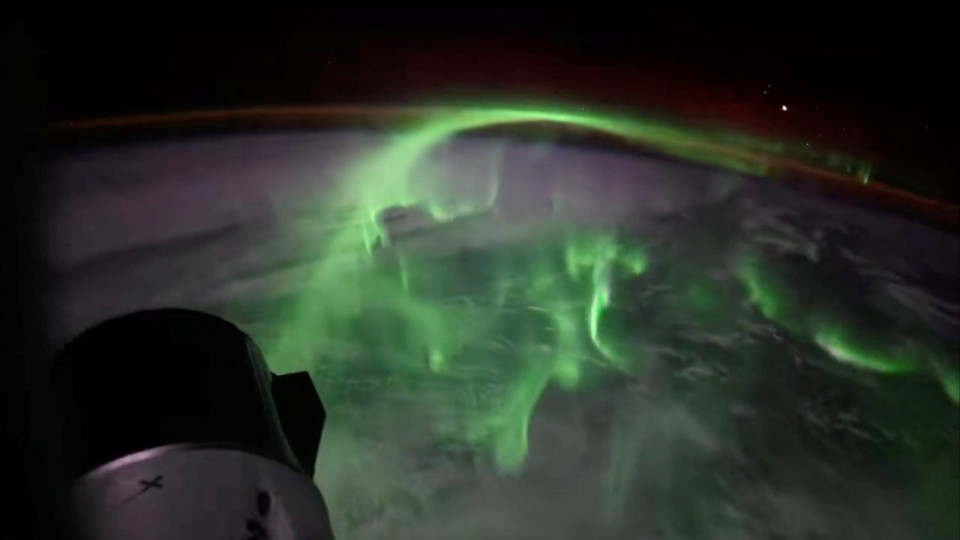 Astronautas da NASA publicam imagens de auroras austrais