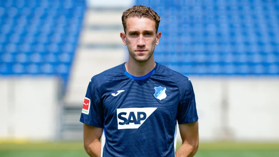São Paulo abre conversas com Arthur Chaves, zagueiro do Hoffenheim São Paulo abre conversas com Arthur Chaves, zagueiro do Hoffenheim