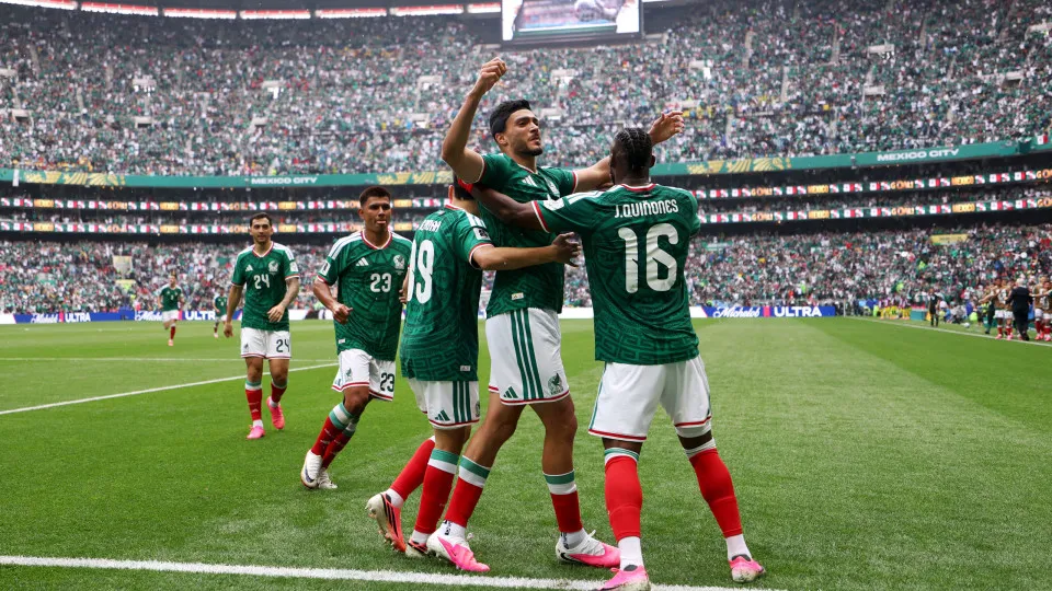 México abre a Copa em casa e conquista vitória sobre a África do Sul México abre a Copa em casa e conquista vitória sobre a África do Sul