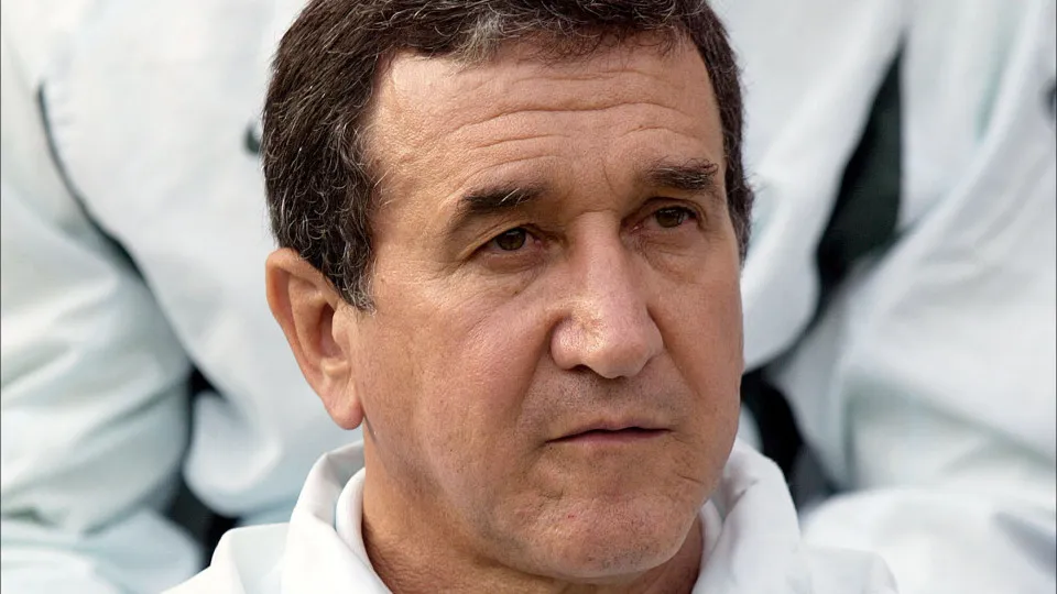 Parreira, técnico do tetra da Seleção, é internado em hospital no RJ Parreira, técnico do tetra da Seleção, é internado em hospital no RJ