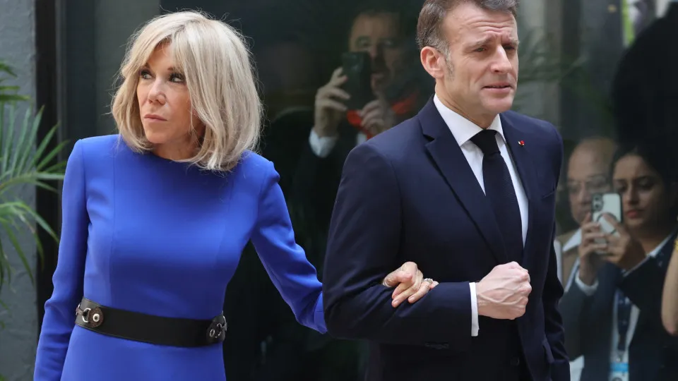 Emmanuel e Brigitte Macron: Uma história de amor nada comum Emmanuel e Brigitte Macron: Uma história de amor nada comum