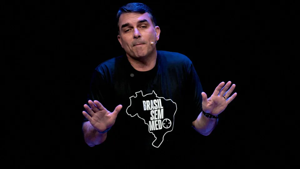 ‘Neymar é craque’, diz Flávio Bolsonaro em resposta a comentário de Lula ‘Neymar é craque’, diz Flávio Bolsonaro em resposta a comentário de Lula