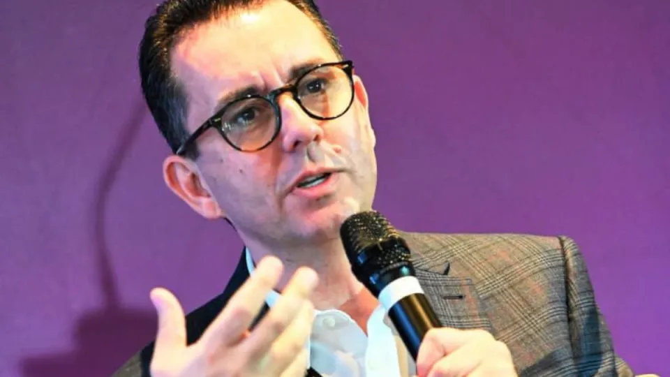 Paulo Serra (PSDB) desiste de disputar governo de SP e discute apoio a Tarcísio Paulo Serra (PSDB) desiste de disputar governo de SP e discute apoio a Tarcísio