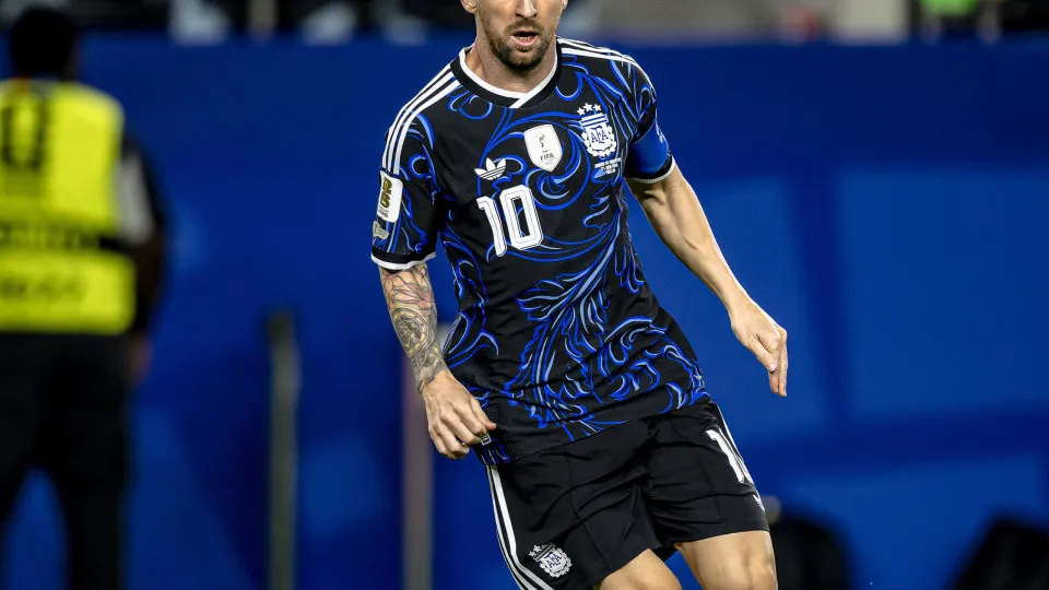 Com gol de Messi, Argentina bate Jordânia e faz segunda melhor campanha da Copa